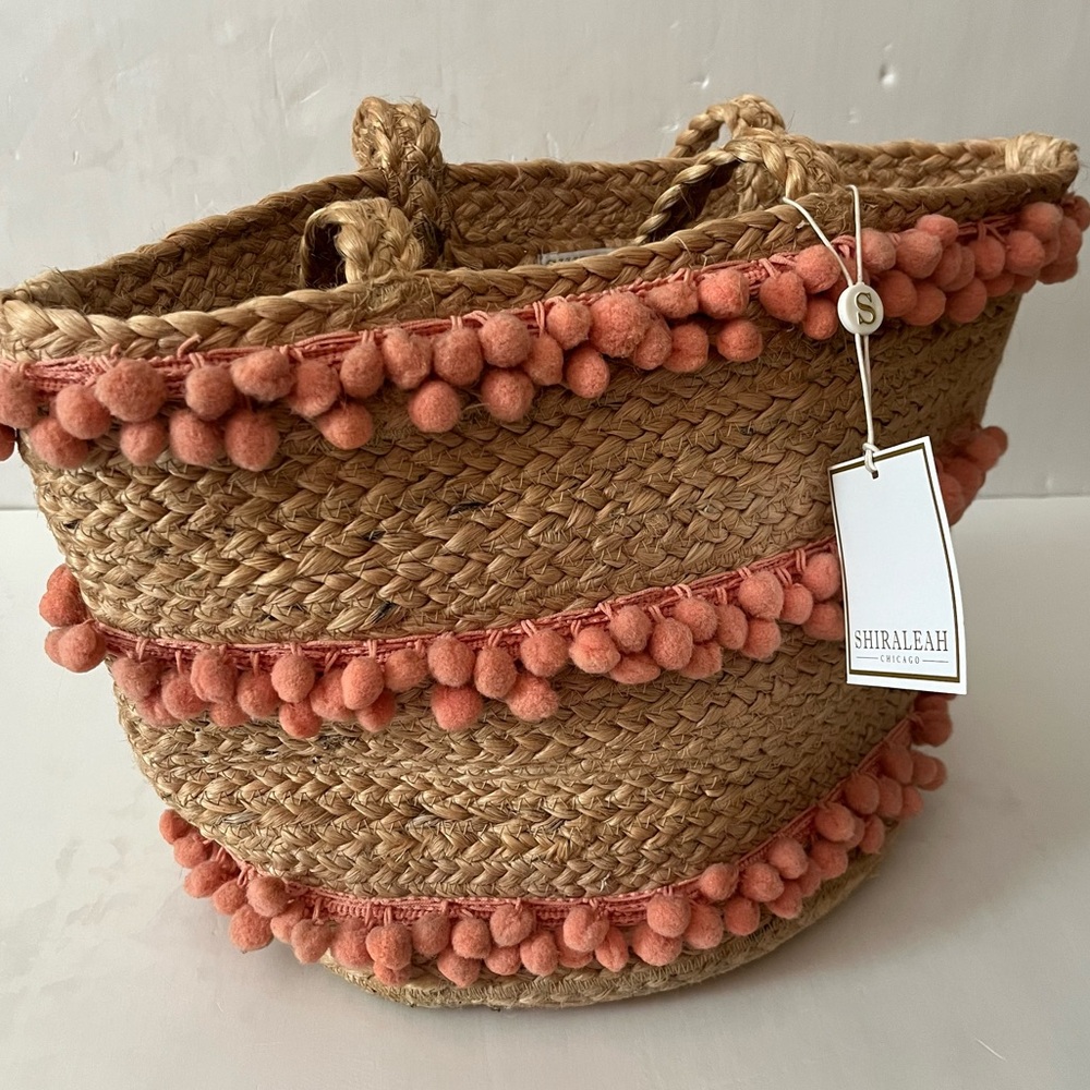 Shiraleah Chicago Express jute tote w/ coral pompom detail NWT